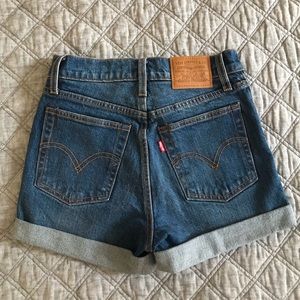 Levi’s High Waisted Cuffed Shorts - Size 25